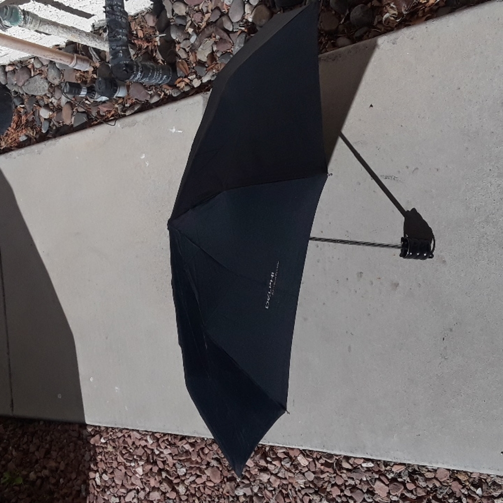 RARE GENERAL MOTORS DELPHI AUTOMOTIVE STEREO TOTES UMBRELLA